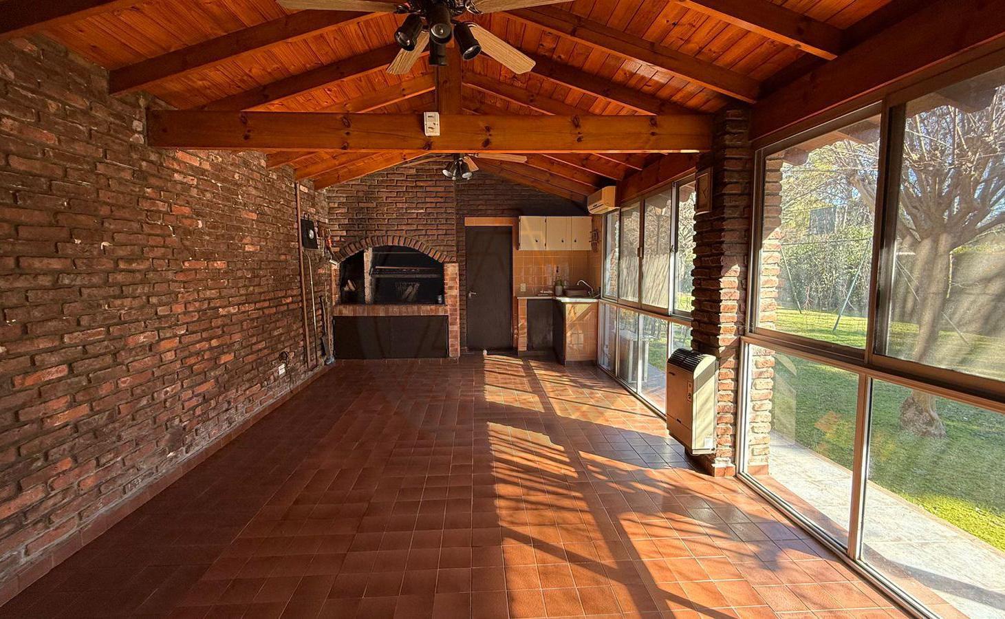 Foto de Casa 5 ambientes con gran parque y piscina - Del Viso Pilar, imagen 2