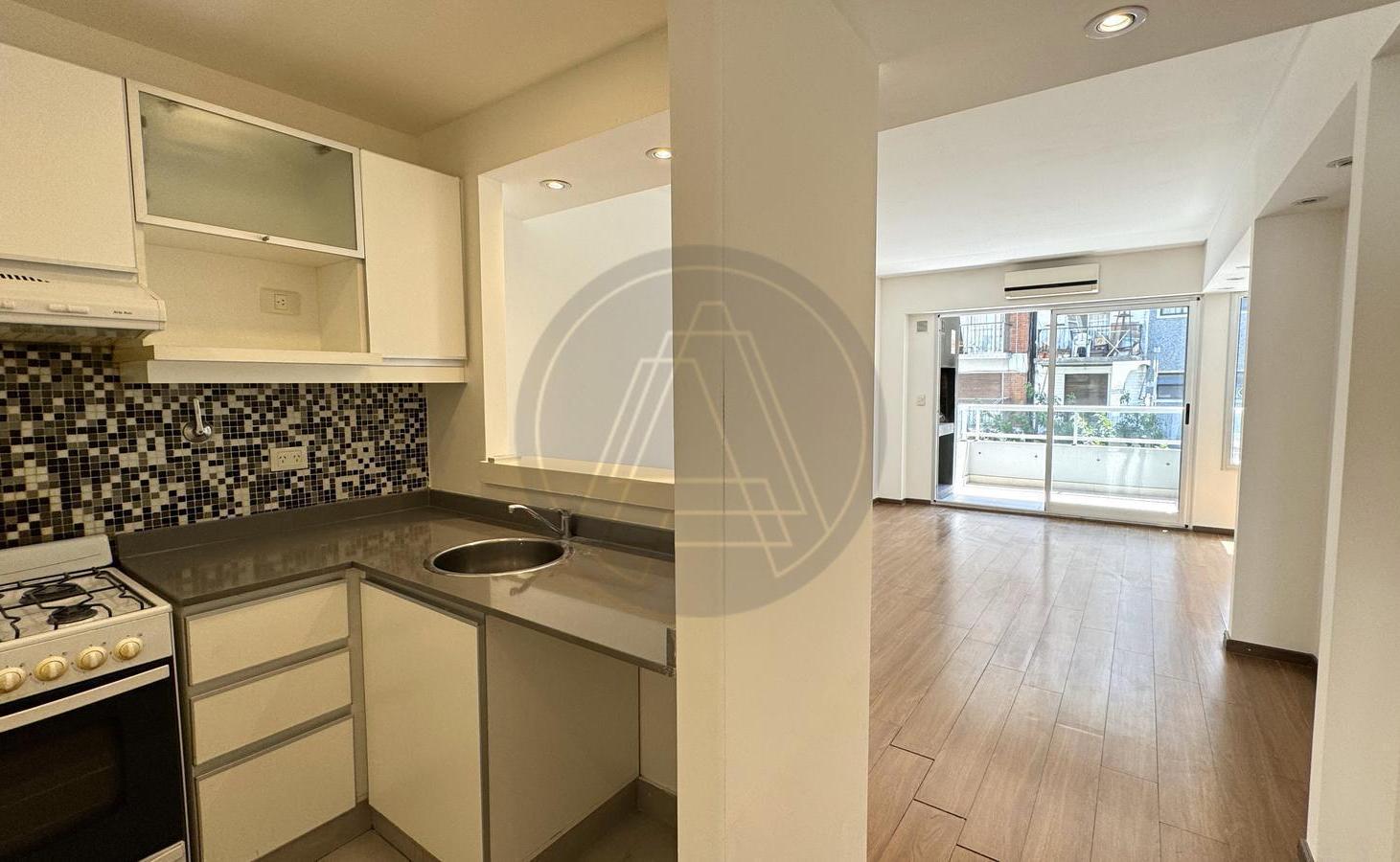 Foto de Gran departamento de 2 ambientes con cochera y parrilla en venta, imagen 2