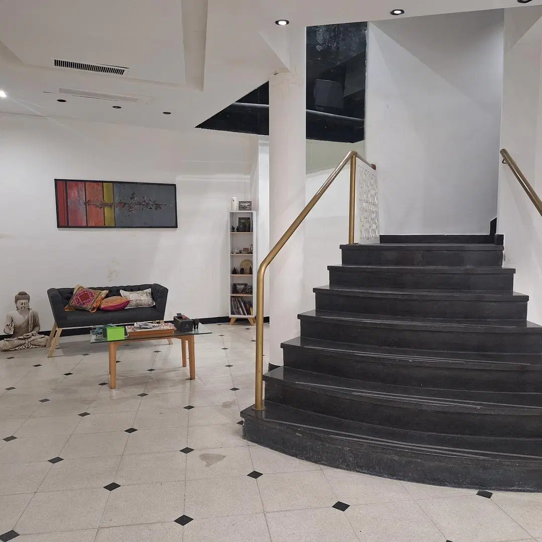 EXCLUSIVO LOCAL EN EDIFICIO KAVANAGH 1