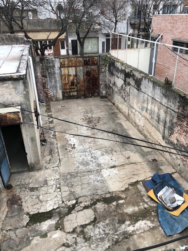 Venta Casa 3 Ambientes con Local a Refaccionar Pompeya 4
