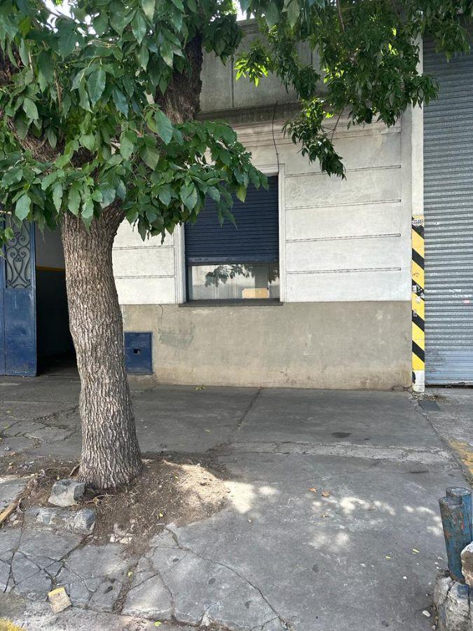Casa en Venta de 6 Dorm. C/ Cochera en Nueva Pompeya 5
