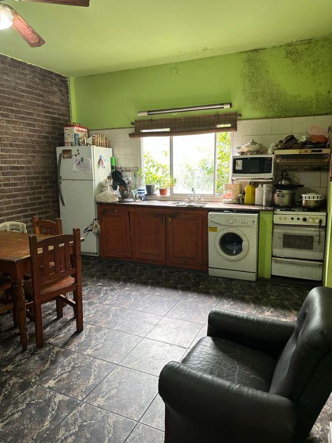 Casa en Venta de 4 Dorm. C/ Cochera en Nueva Pompeya 1
