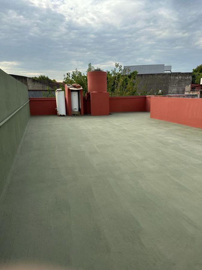 Casa en Venta de 4 Dorm. C/ Cochera en Nueva Pompeya 5