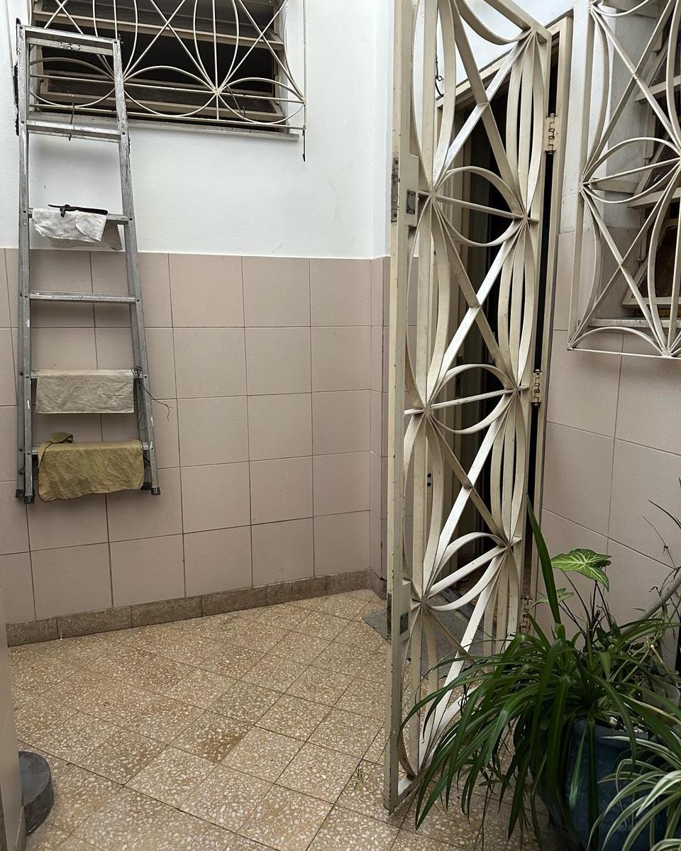 Casa en Esquina Muy Buena Ubicación 4