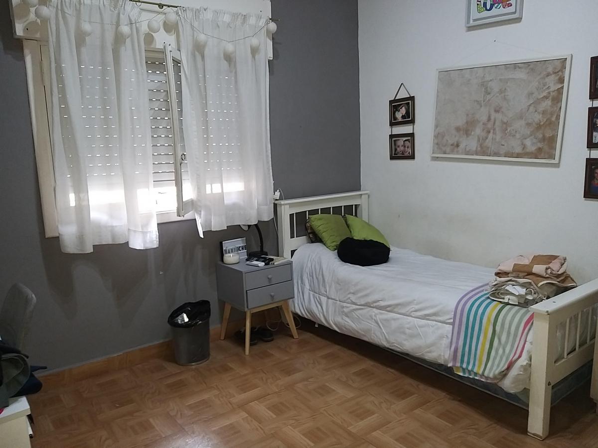 Casa con Cuatro Dorm. Quincho y Terraza 2