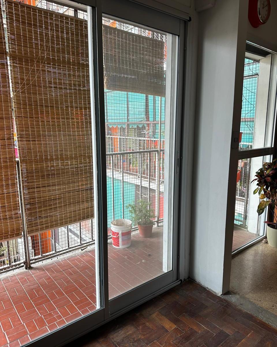 Tres Ambientes con Balcon en Muy Buen Estado 3