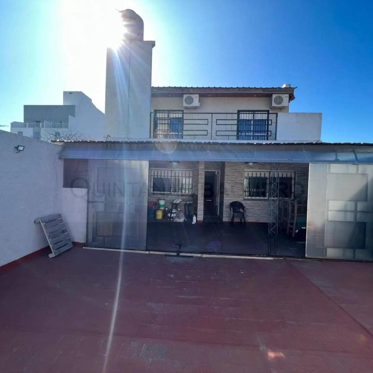 Excelente Casa en Primer Piso, con Galpón en Planta Baja 5