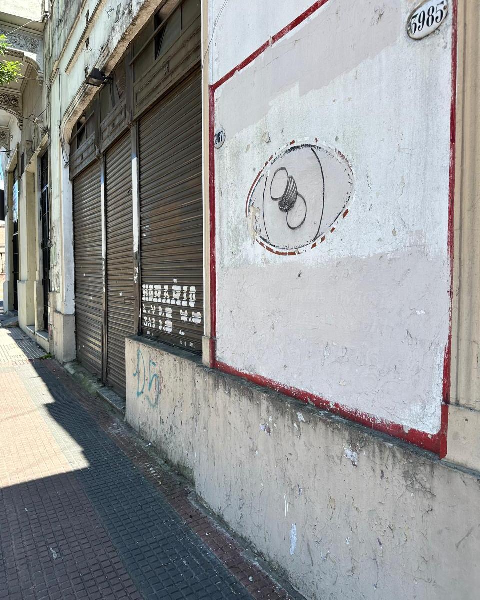 Casa con Local Sobre Av Caseros 3985 5