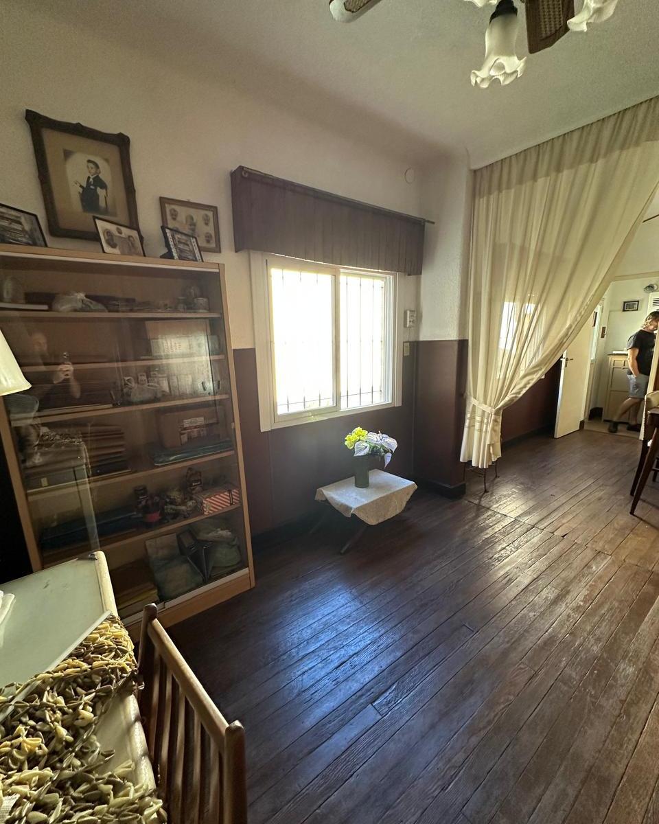 Casa con Galpón en Muy Buen Estado 3