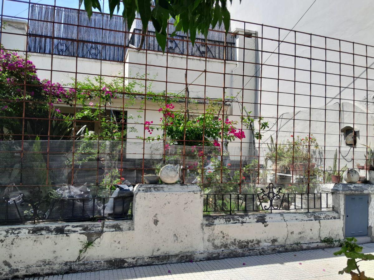 CASA CON GALPON