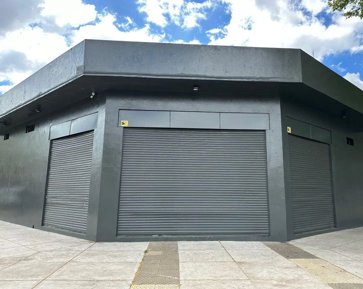 HERMOSO LOCAL APTO VARIOS DESTINOS EN EXCELENTE UBICACIÓN 4