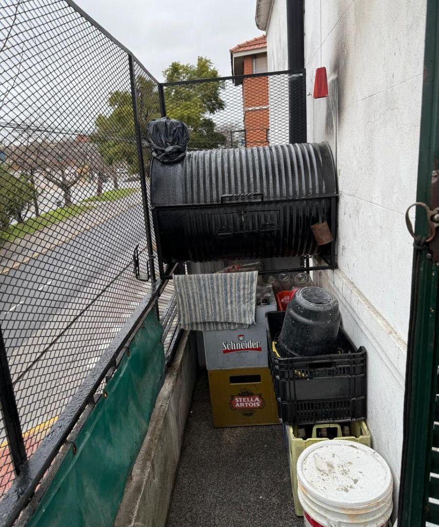 Foto de DEPARTAMENTO AL FRENTE PRIMER PISO POR ESCALERA., imagen 4