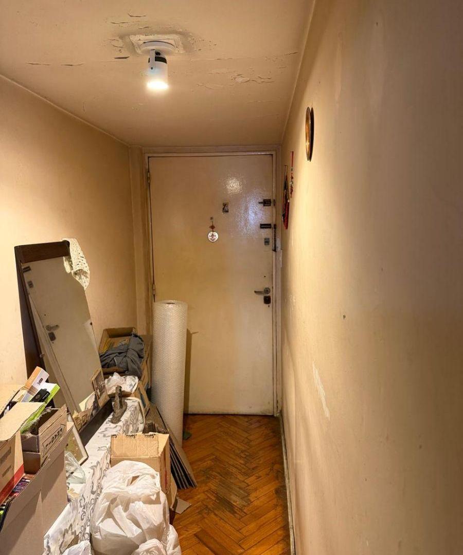 Foto de DOS AMBIENTES AL CONTRAFENTE PRIMER PISO X ESCALERA., imagen 1
