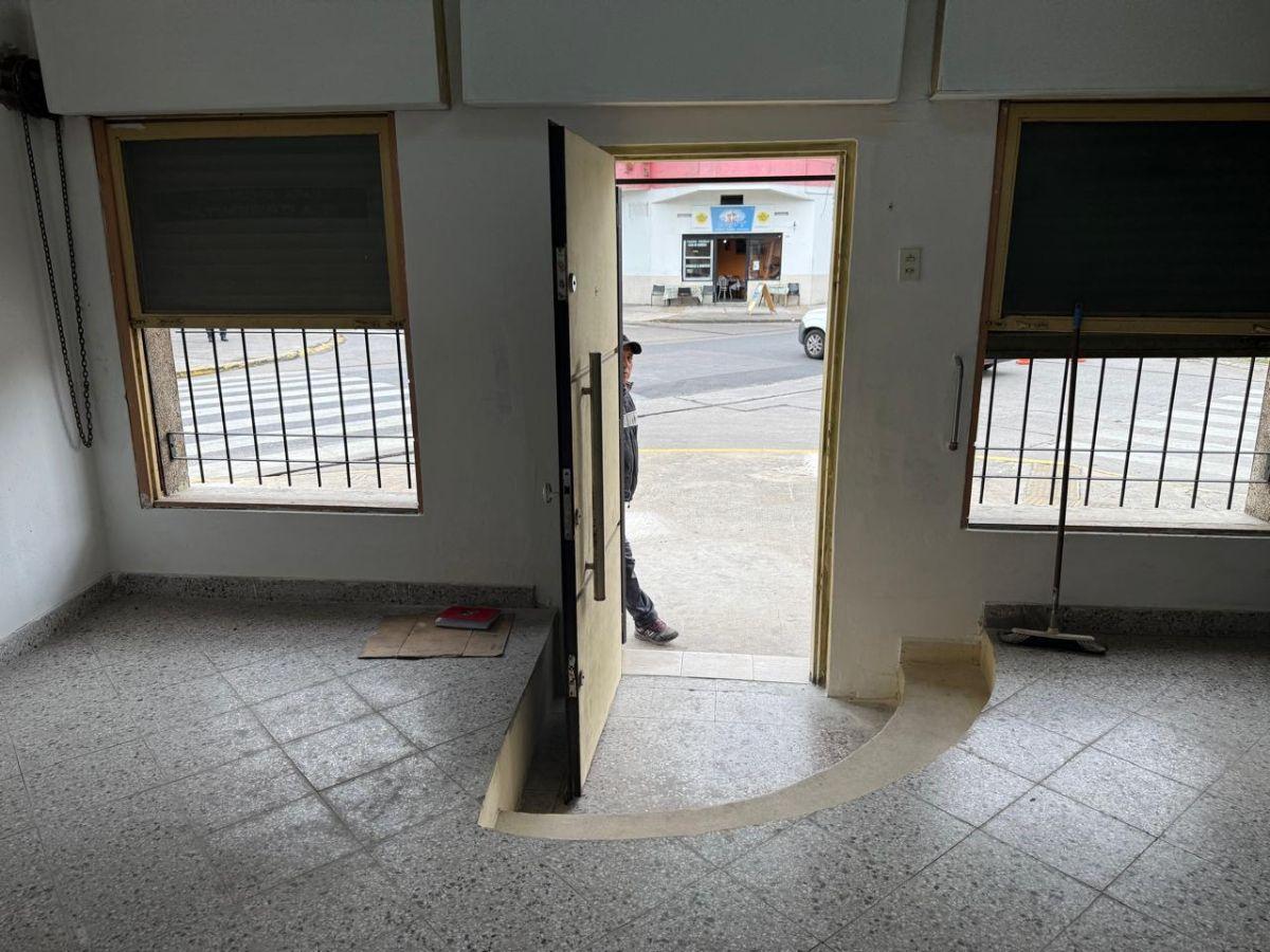 Foto de LOCAL CON DEPENDENCIA, imagen 2
