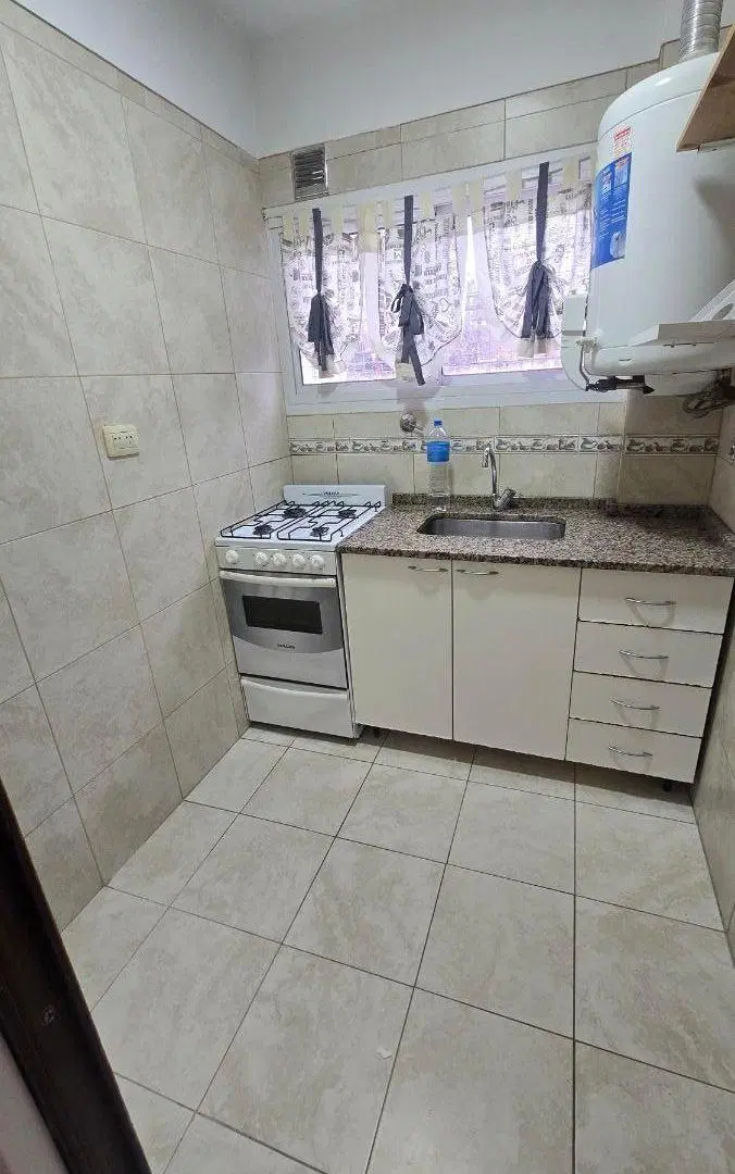 MUY BUEN DPTO 2 AMB CON COCINA SEPARADA 4
