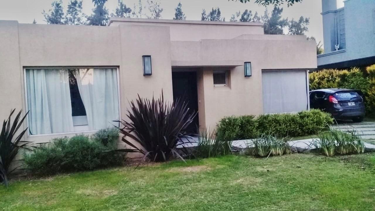 Casa Quinta  en Venta en Santa María de los Olivos, Malvinas Argentinas, G.B.A. Zona Norte