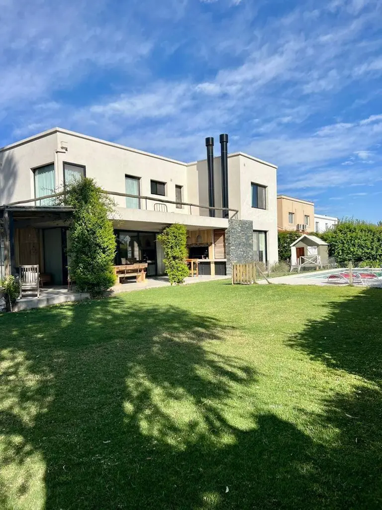 Casa en Venta en La Comarca, General Pacheco, Tigre 2