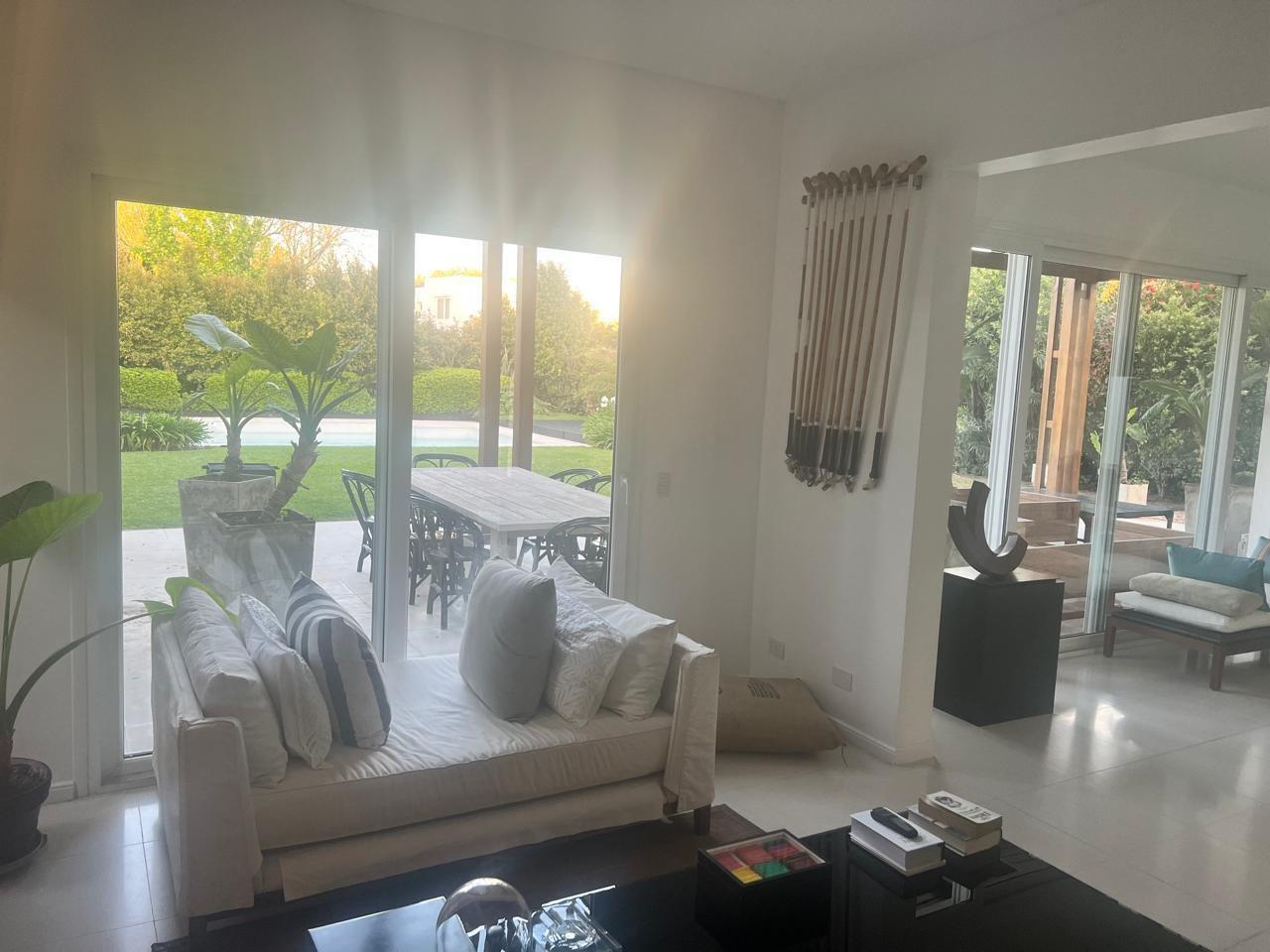 Foto de Casa en Alquiler en Santa Barbara, Tigre, G.B.A. Zona Norte, imagen 1