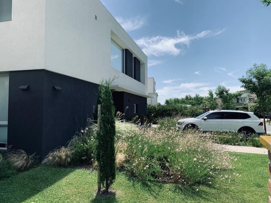 Foto de Casa en Venta ubicado en Barbarita, General Pacheco, Tigre, imagen 1