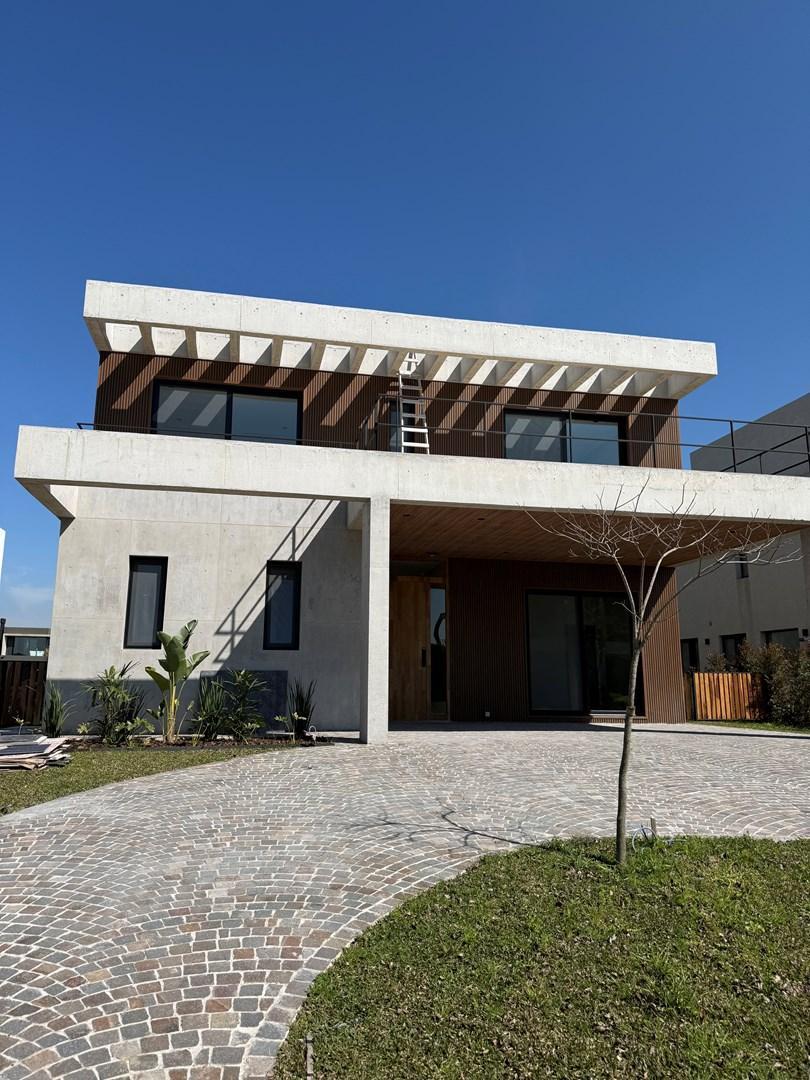 Foto de Casa en Venta en El Yacht, Nordelta, Tigre, imagen 1