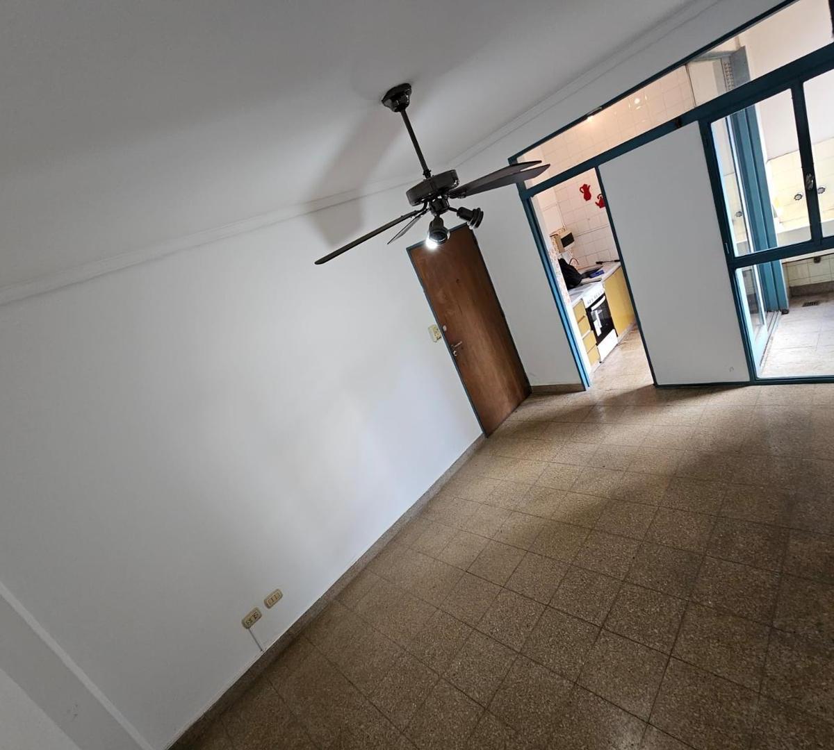 Foto de DEPARTAMENTO VENTA 2 AMB VILLA REAL, imagen 3