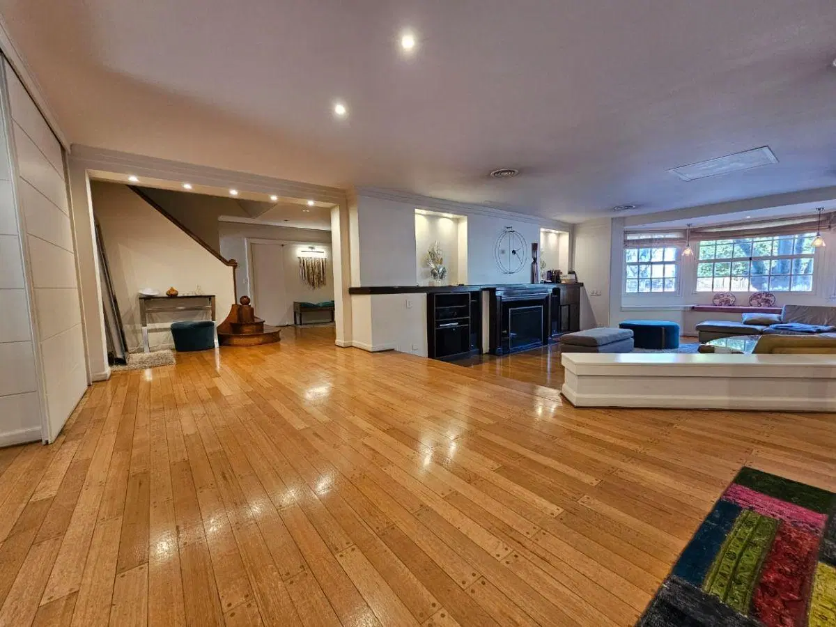 Casa en venta en Belgrano R * Lote doble frente* con jardín, piscina y 5 suites 4
