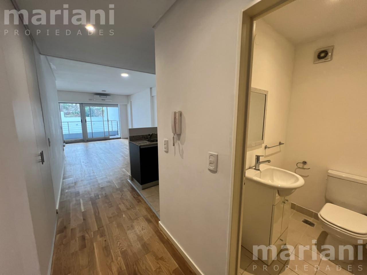 Foto de Alq - Gran Monoamb. divisible c/ balcón (48m2) - Aguero y Juncal, imagen 2