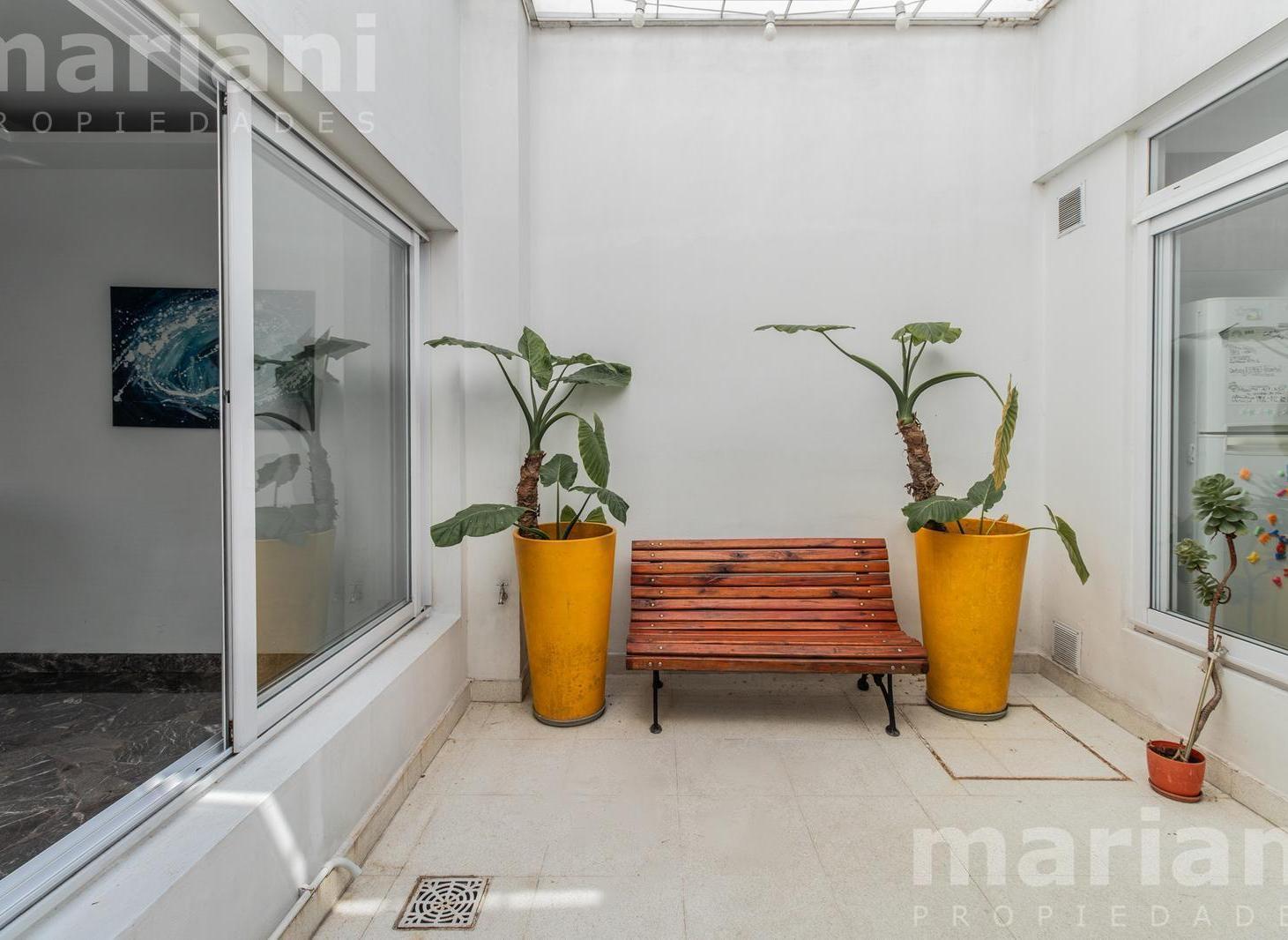 Foto de Casa sobre lote propio, 5 ambientes con patio interno, garaje y terraza., imagen 2