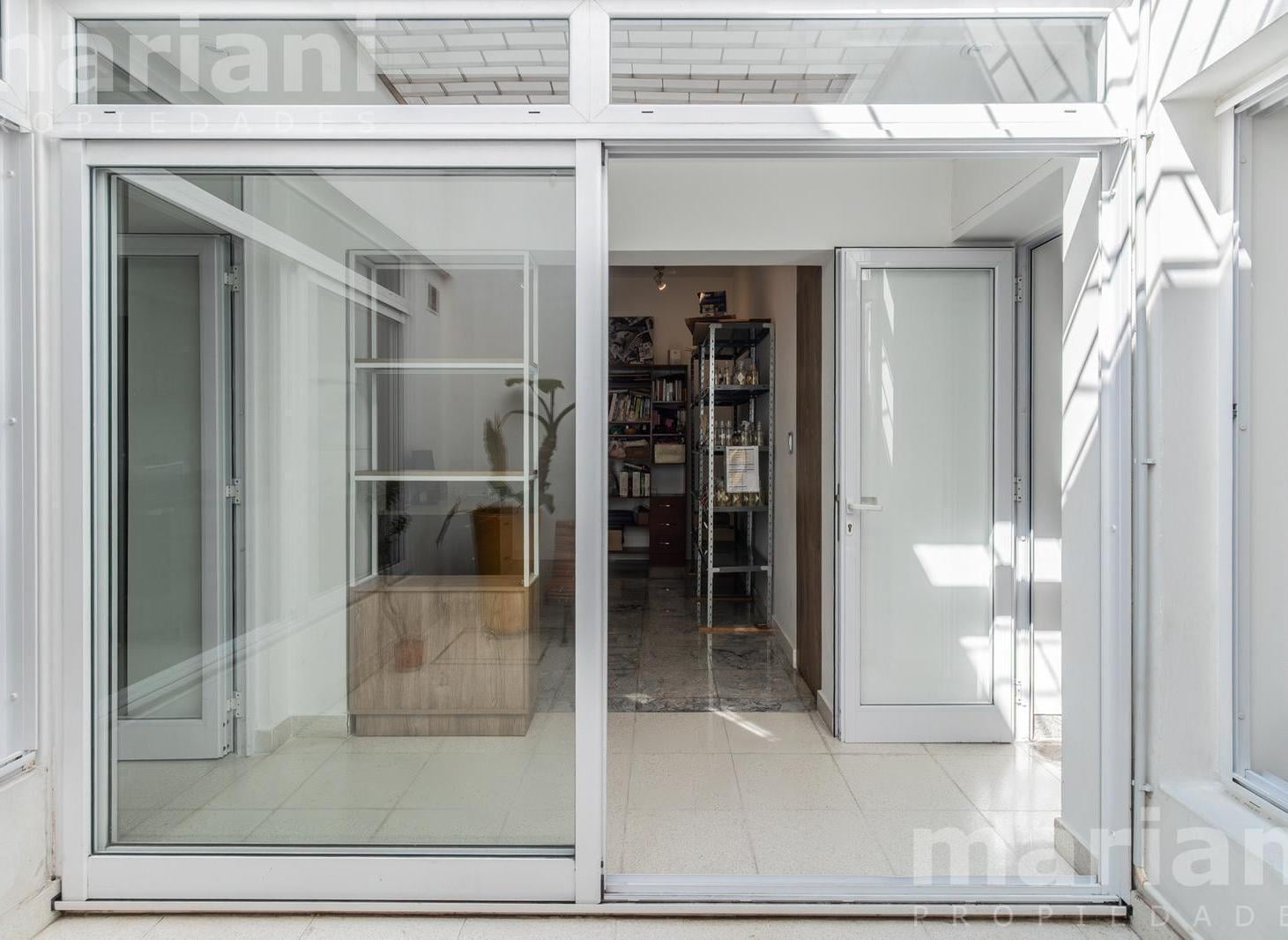 Foto de Casa sobre lote propio, 5 ambientes con patio interno, garaje y terraza., imagen 3