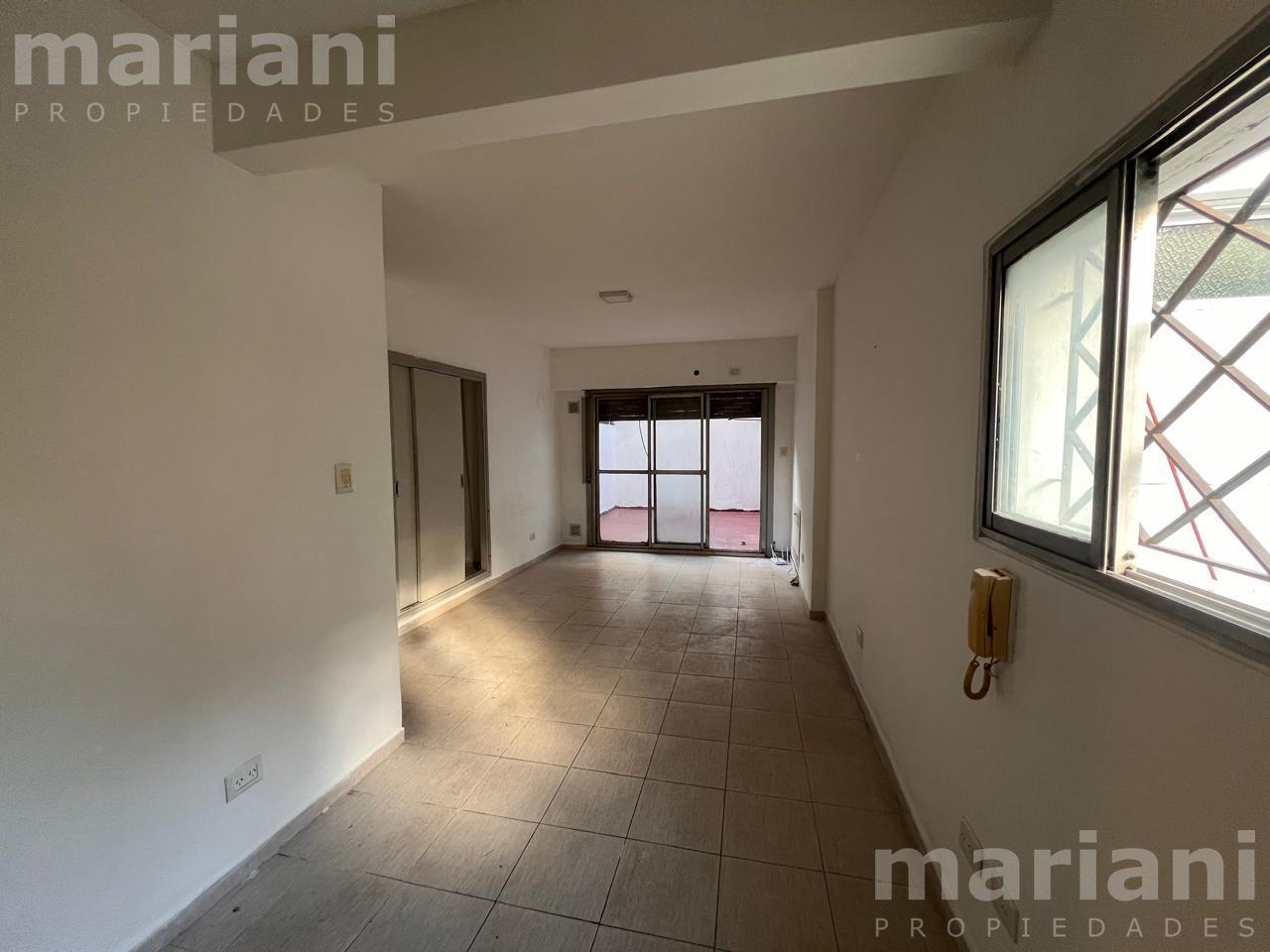 Foto de Gran ambiente con patio, 1er Piso - Apto Profesional - Lavalle y Junin, imagen 3