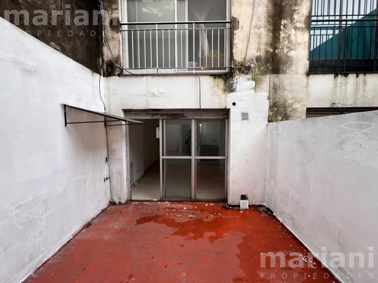 Foto de Gran ambiente con patio, 1er Piso - Apto Profesional - Lavalle y Junin, imagen 1