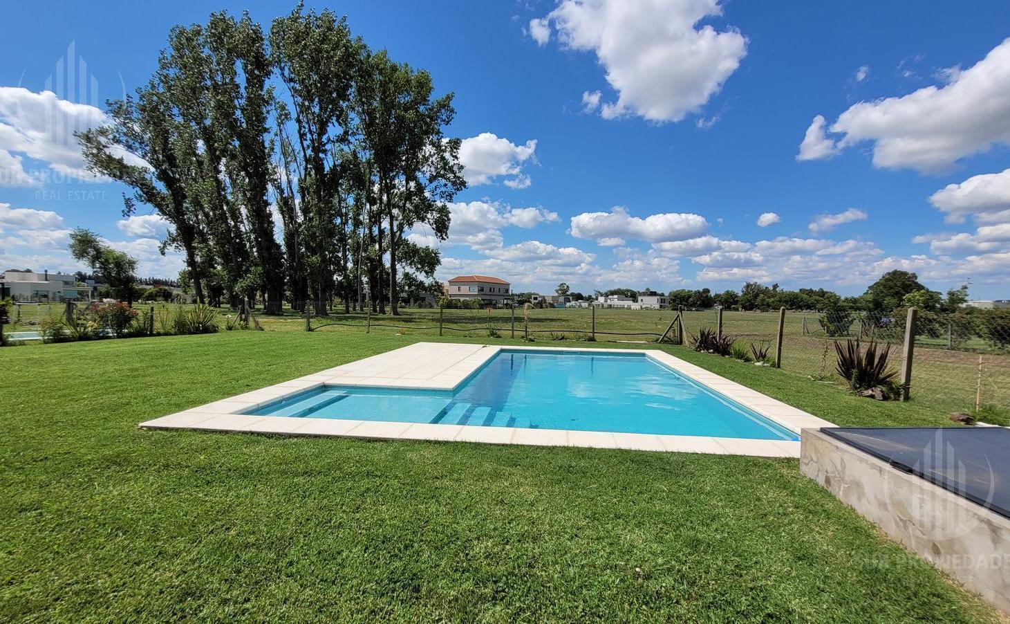 Foto de Casa en Barrio Santa Inés de Canning con piscina, imagen 1