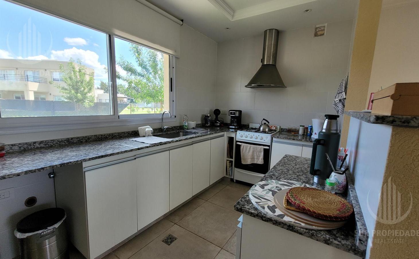 Foto de Casa en Barrio Santa Inés de Canning con piscina, imagen 5