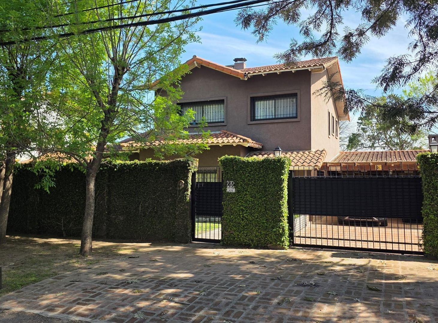 Casa Chalet  en Venta en General Pacheco, Tigre, G.B.A. Zona Norte