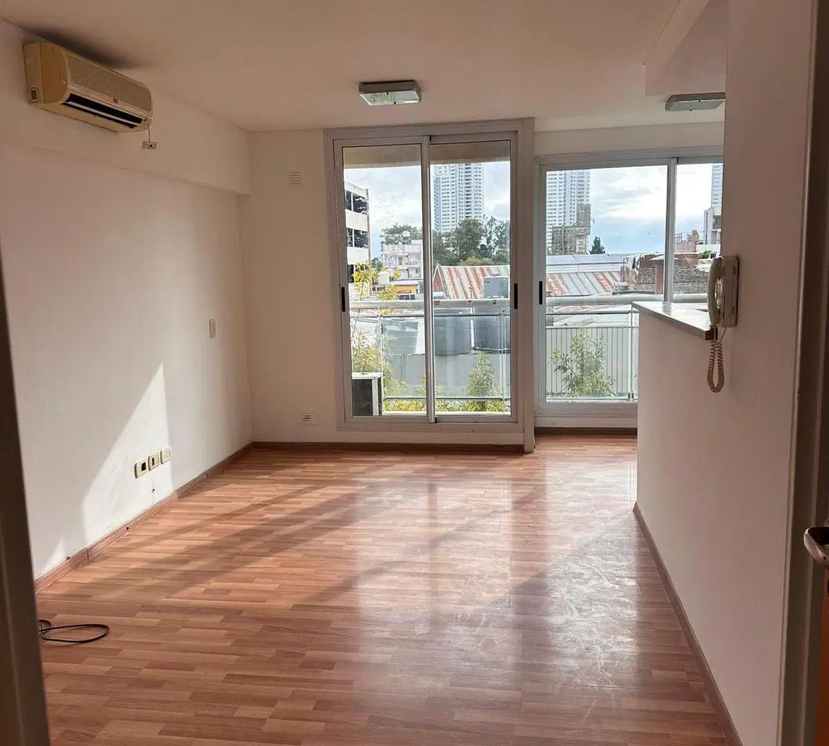 DEPARTAMENTO MONOAMBIENTE BROWN 2857 3
