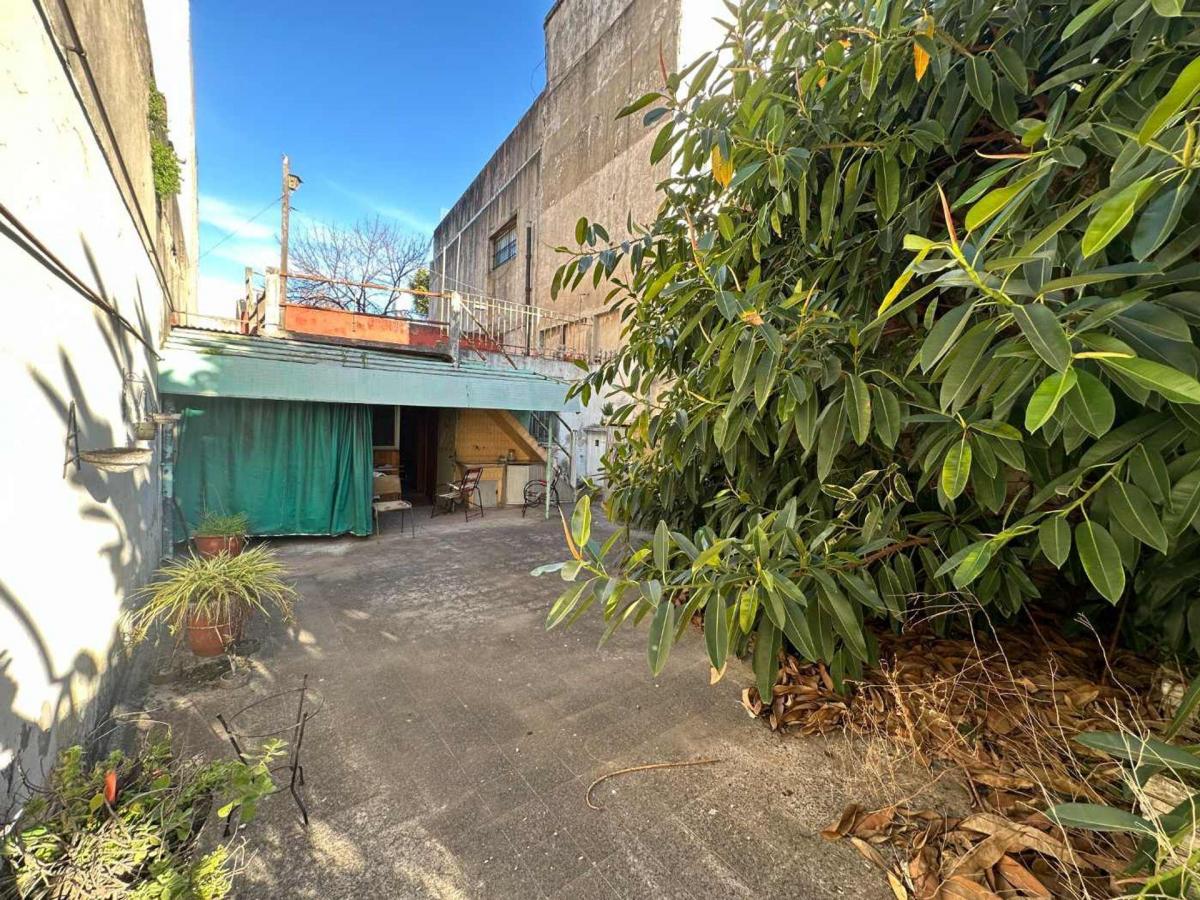Casa/lote en Venta a Refaccionar C/ Fondo Urquiza 5