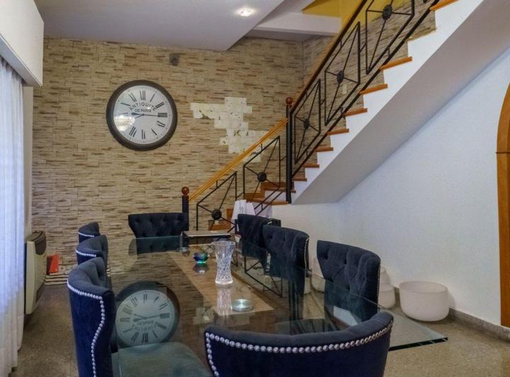 Venta Casa 6 ambientes jardin, pileta apto credito 3
