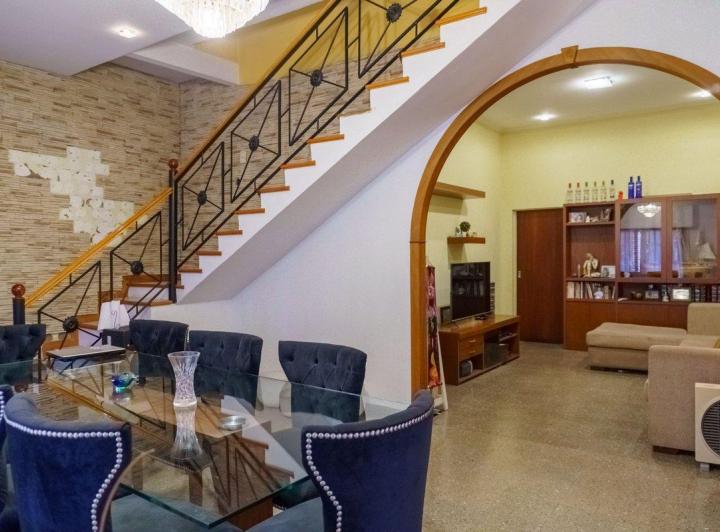 Venta Casa 6 ambientes jardin, pileta apto credito 5