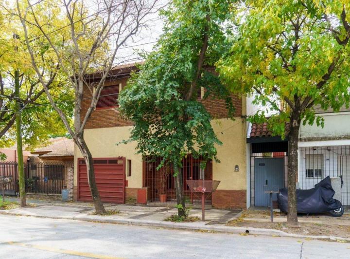 Venta Casa 6 ambientes jardin, pileta apto credito 1