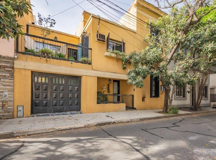 VENTA CASA 4 DORMITORIOS PARQUE CHACABUCO 5