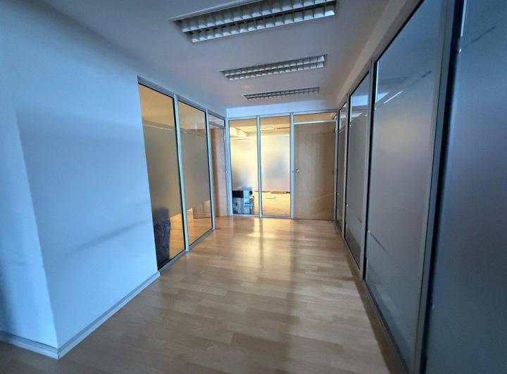ALQUILER OFICINA MICROCENTRO CON 2 COCHERAS 3
