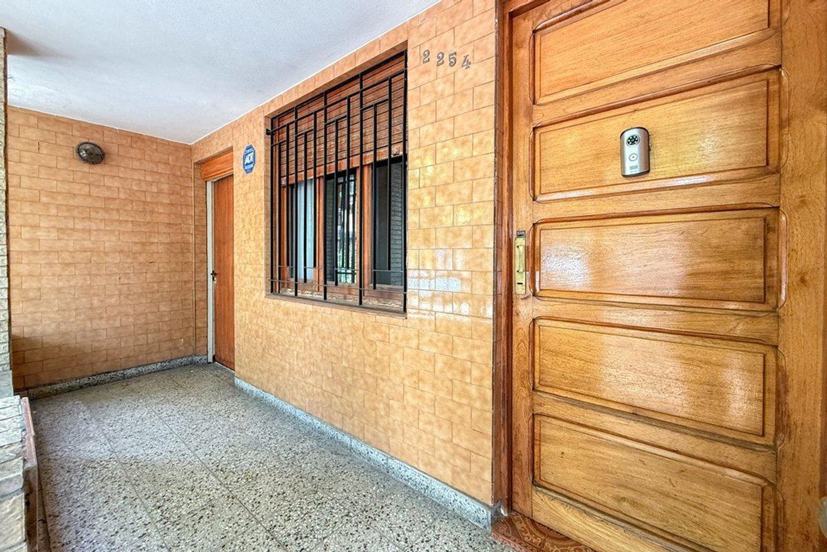 CASA 3 amb + Dpto 1 amb en VENTA en Mataderos LOTE