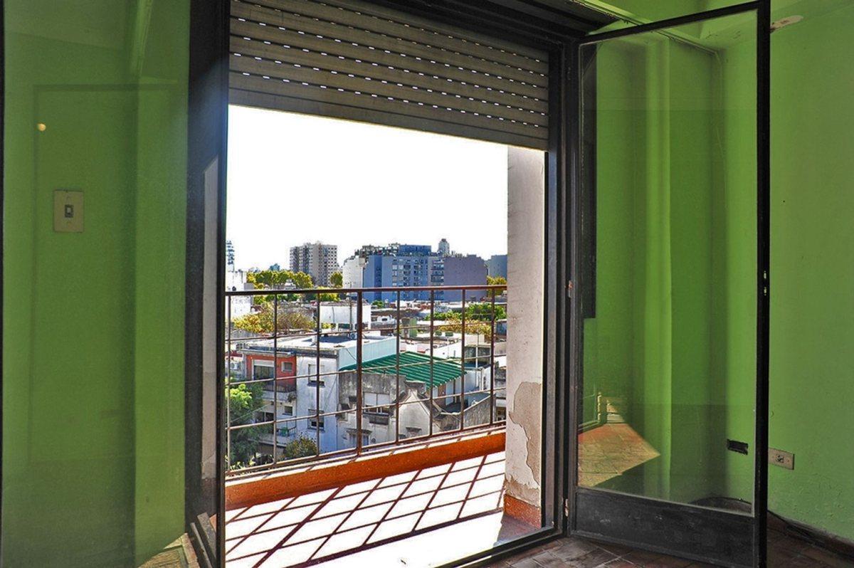 Dpto 3 amb en VENTA en VILLA CRESPO a remodelar