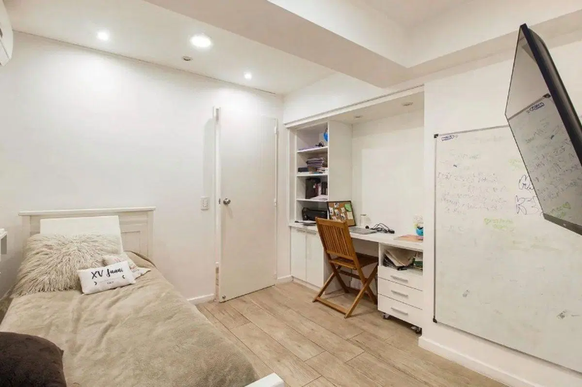 Venta Departamento 4 ambientes con Dependencia 4