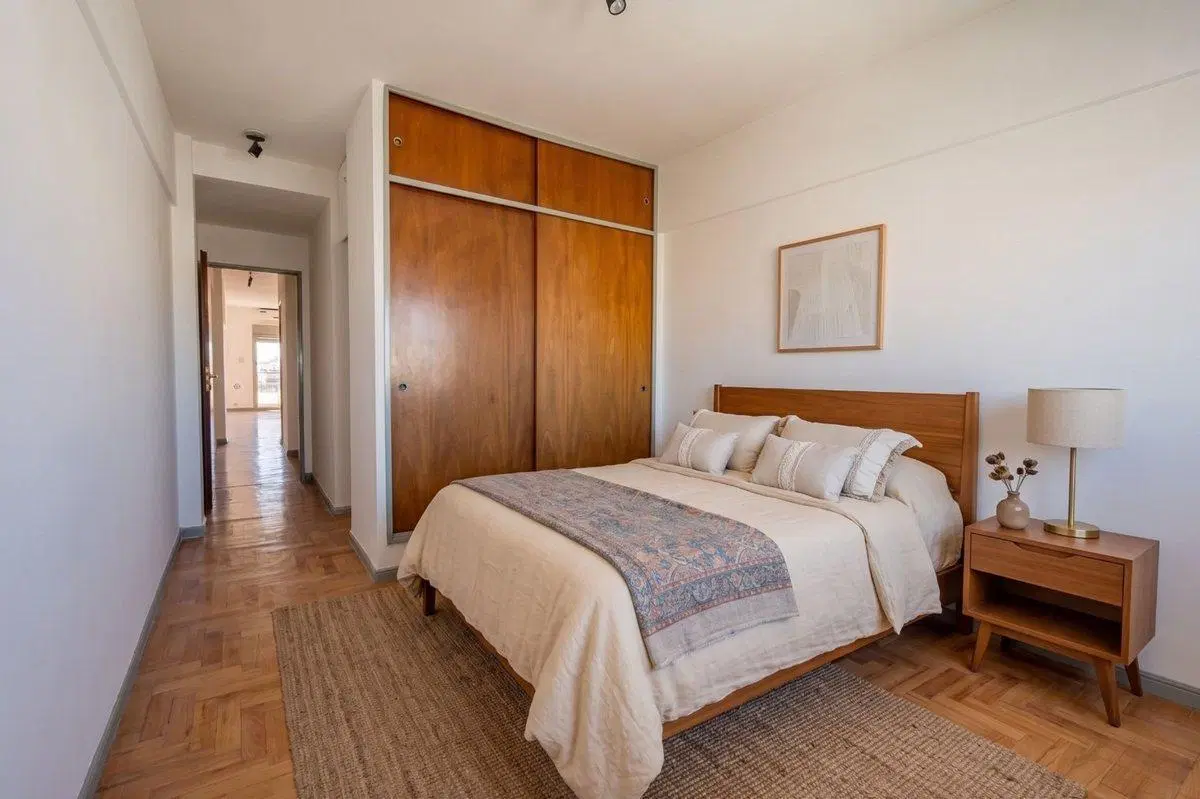 Venta- semipiso 2 amb. con toilette y garage. 5