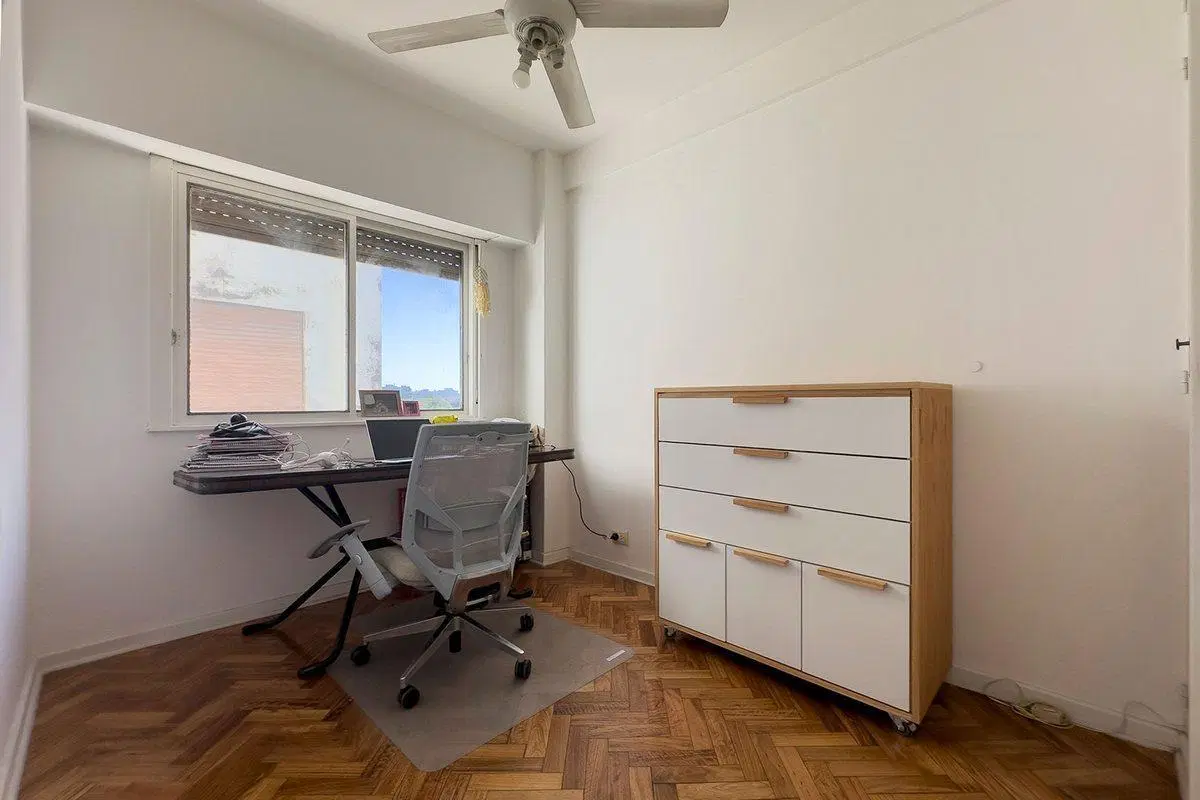 Venta Depto. 3 Ambientes con Balcón Monte Castro 2