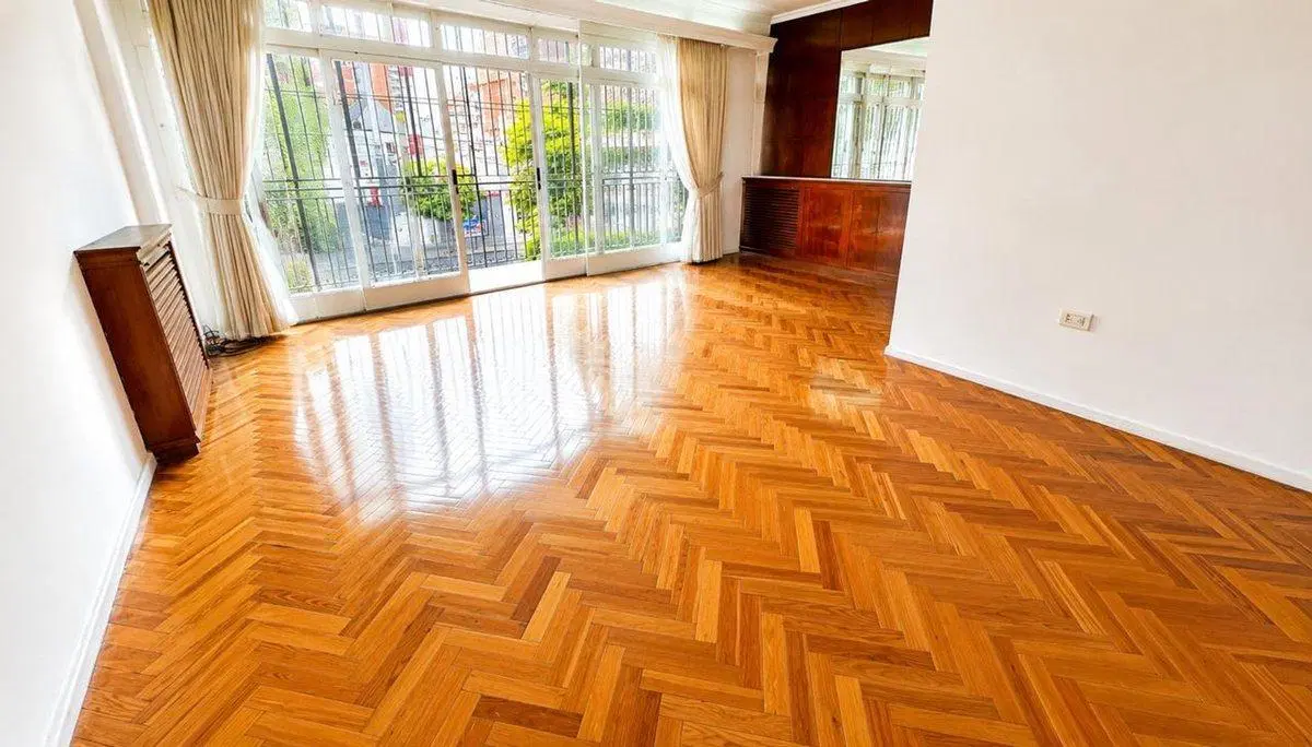 VENTA  DEPTO PISO  4 AMB Y DEPENDENCIA SIN EXPENSA 3