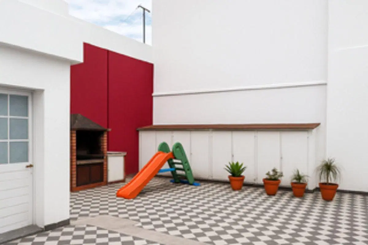 Oportunidad Casa Lomas del Mirador 3amb jard patio 3