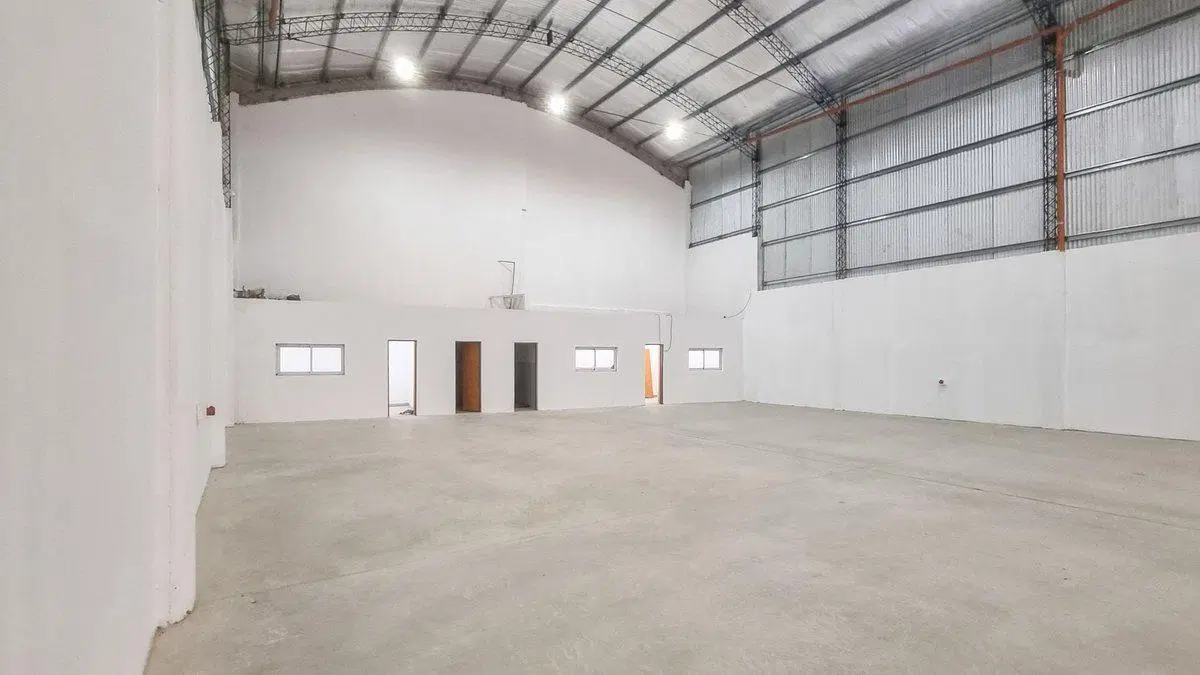 Venta Galpón a estrenar ofic. apto básquet padel 3