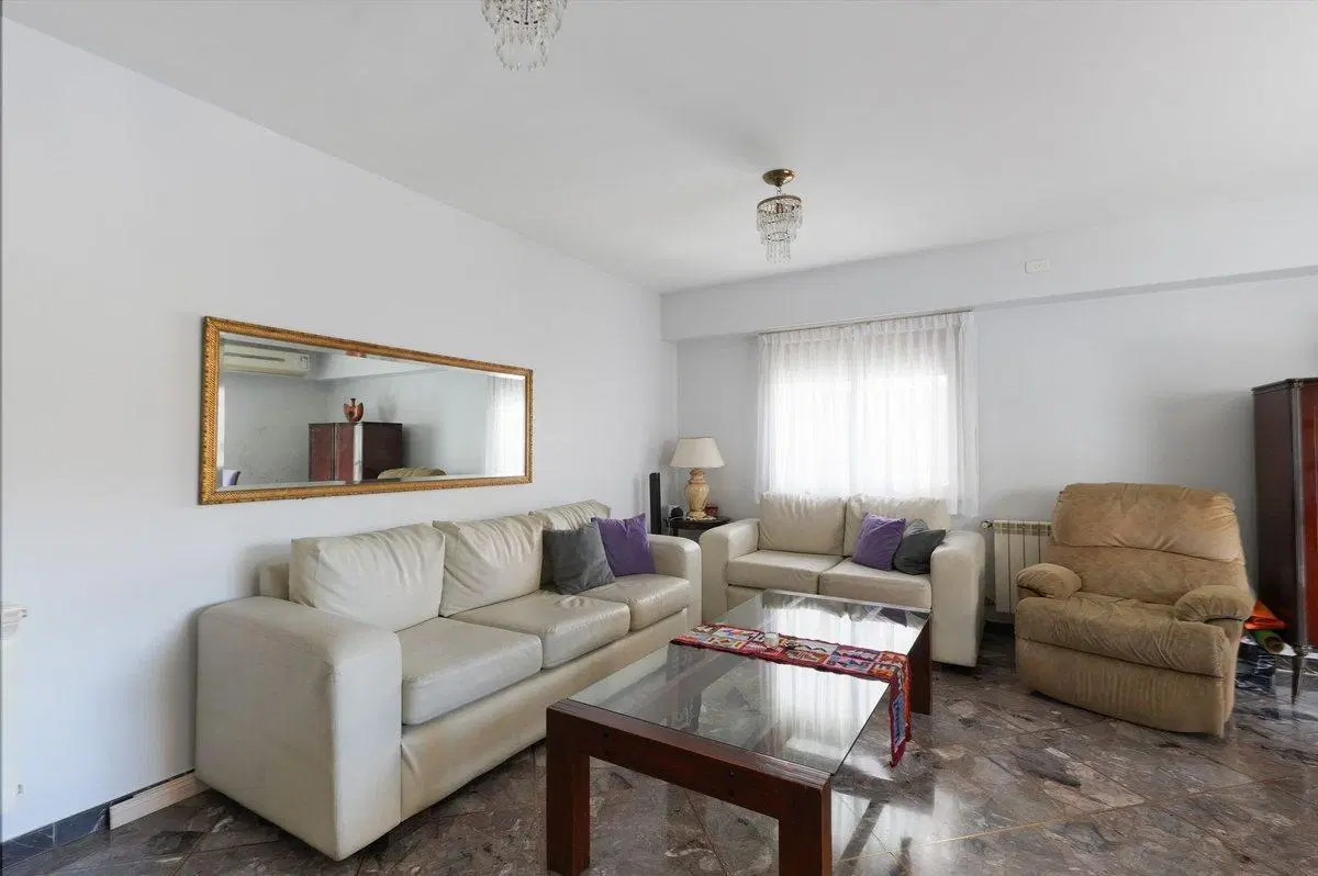 VENTA DEPARTAMENTO 4 AMBIENTES COCHERA Y BAULERA 5